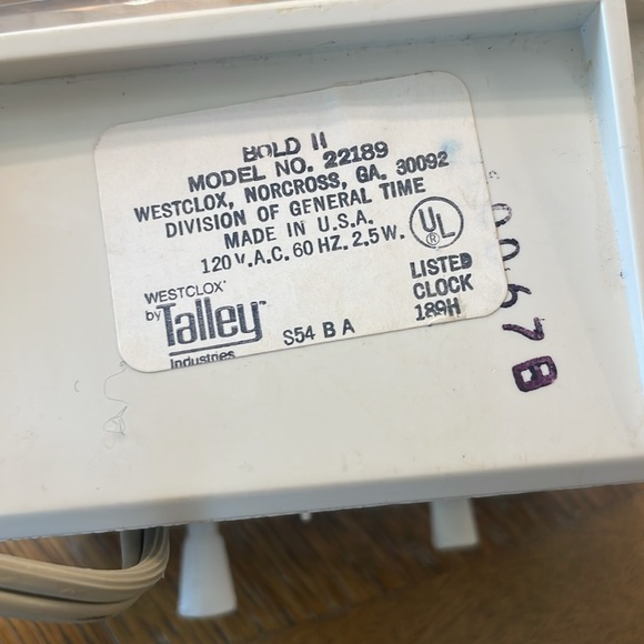 Vintage Westclox Classic White Electric Clock - Picture 7 of 7